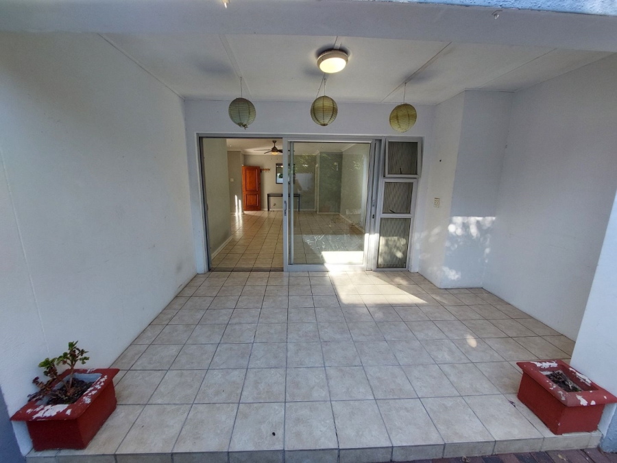 To Let 4 Bedroom Property for Rent in Claremont Western Cape